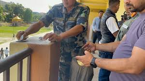 विराटनगरमा कक्षा १२ को परीक्षा : जुत्ता र भित्री वस्त्रमै भेटियो एक बोरा चिठ