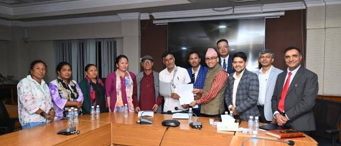 लघुवित्त पीडित अझै सडकमा : ५ बुँदे सहमति ‘पीडितको हितविपरीत’