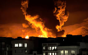 इजरायली आक्रमणपछि इरानको तेल डिपोमा भीषण आगलागी